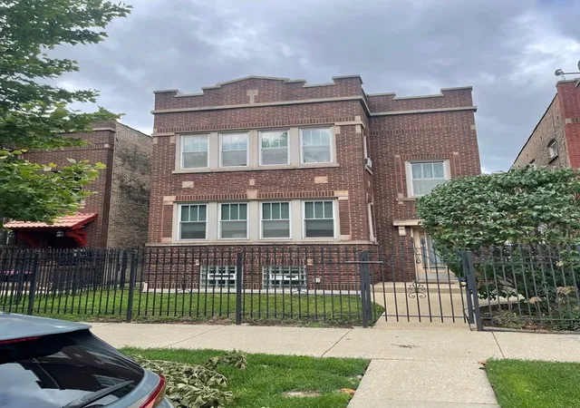 Homes for sale in Chicago, IL | 3622 N Whipple St, Chicago, IL 60618 | MLS# 12696400
