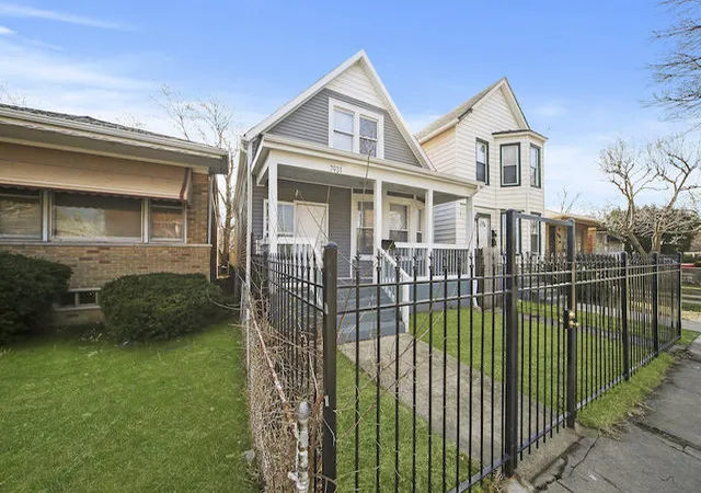 2nd image of 7931 S East End Ave, Chicago, IL 60617 | MLS# 12696404