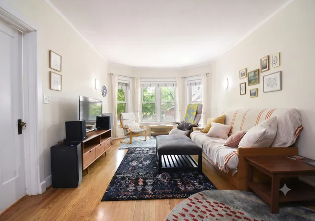 Homes for sale in Chicago, IL | 1730 W Foster Ave #1, Chicago, IL 60640 | MLS# 12696418