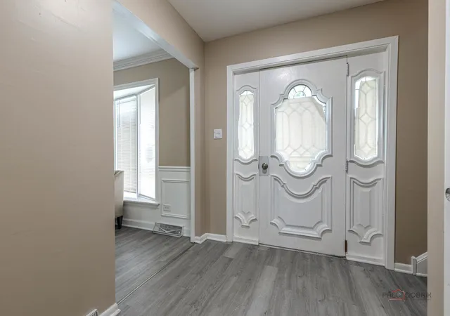 Photo 3 of Single family home for sale at 17108 Evans Dr, South Holland, IL 60473 | MLS# 12696436 | Listing updated on 2026-09-23