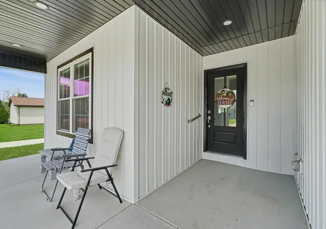 Photo 3 of Single family home for sale at 311 E Meuser Dr, Paxton, IL 60957 | MLS# 12696458 | Listing updated on 2026-09-06