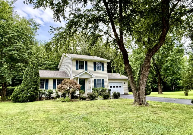 2nd image of 20 Woodhaven Dr, Metropolis, IL 62960 | MLS# 12696462
