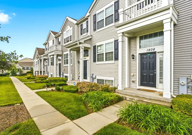 Homes for sale in Pingree Grove, IL | 1808 Ruby Dr, Pingree Grove, IL 60140 | MLS# 12696468