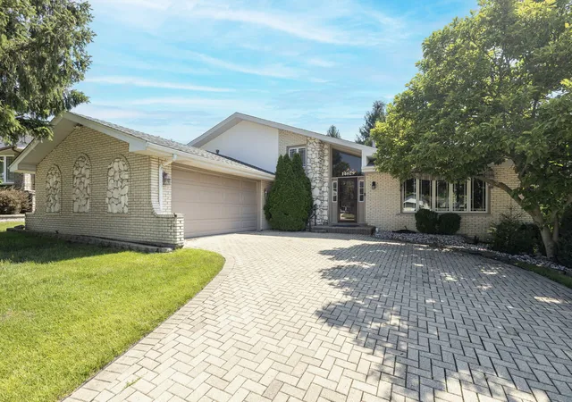 Homes for sale in Homer Glen, IL | 14629 S East Abbott Rd, Homer Glen, IL 60491 | MLS# 12696528