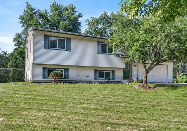 Homes for sale in Crystal Lake, IL | 3415 E Crystal Lake Ave, Crystal Lake, IL 60014 | MLS# 12696553