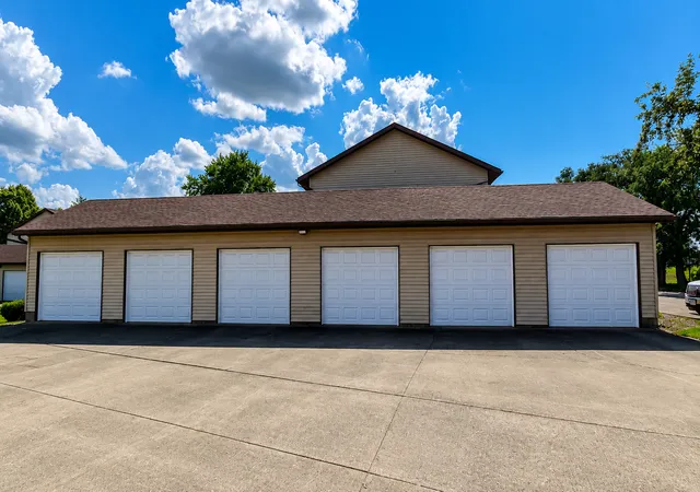 10th image of 1203 Clifford Dr #6, Urbana, IL 61802 | MLS# 12696556