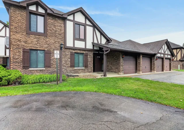 Photo 13 of Condo for sale at 1753 Plymouth Ct #D, Wheaton, IL 60187 | MLS# 12696596 | Listing updated on 2026-09-14