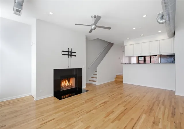5th image of 2943 N Lincoln Ave, Chicago, IL 60657