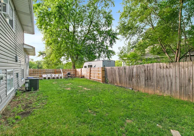 Homes for sale in Carpentersville, IL | 140 Skyline Dr, Carpentersville, IL 60110 | MLS# 12696618