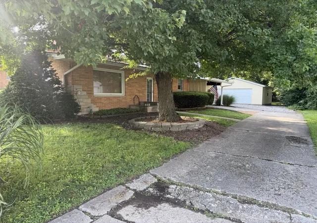 Homes for sale in Pinckneyville, IL | 110 E Kaskaskia St, Pinckneyville, IL 62274 | MLS# 12696624