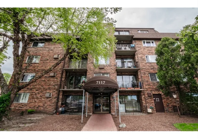Photo 1 of Condo for sale at 7117 W 93rd Street #105, Oak Lawn, IL 60453 | MLS# 12696626 | Listing updated on 2026-10-20