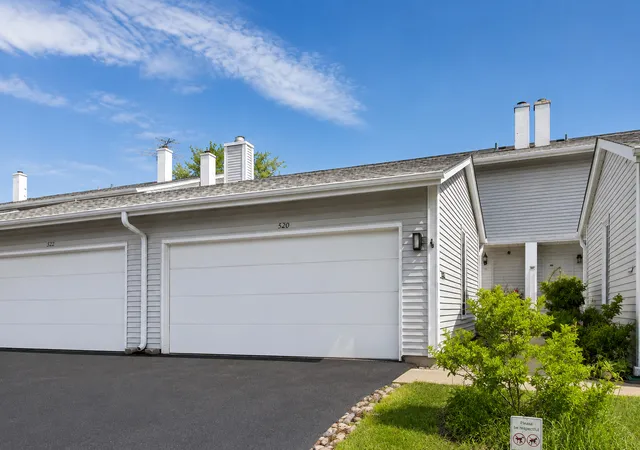 2nd image of 520 Hummingbird Ln, Deerfield, IL 60015 | MLS# 12696633