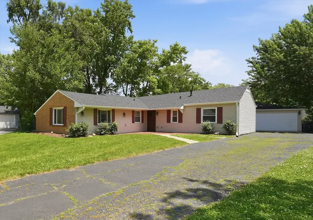 Homes for sale in Bolingbrook, IL | 113 Parklawn Ct, Bolingbrook, IL 60440 | MLS# 12696652
