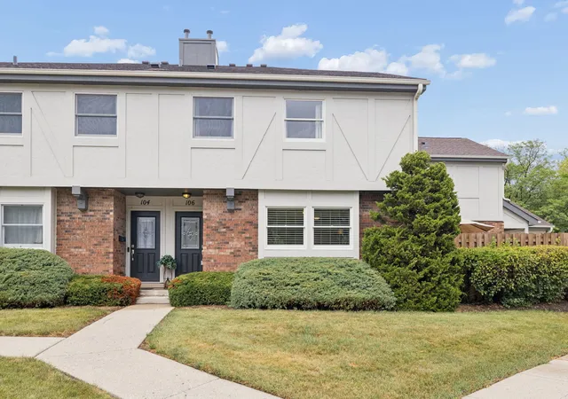 1st image of 106 Queens Cove Dr, Barrington, IL 60010 | MLS# 12696654