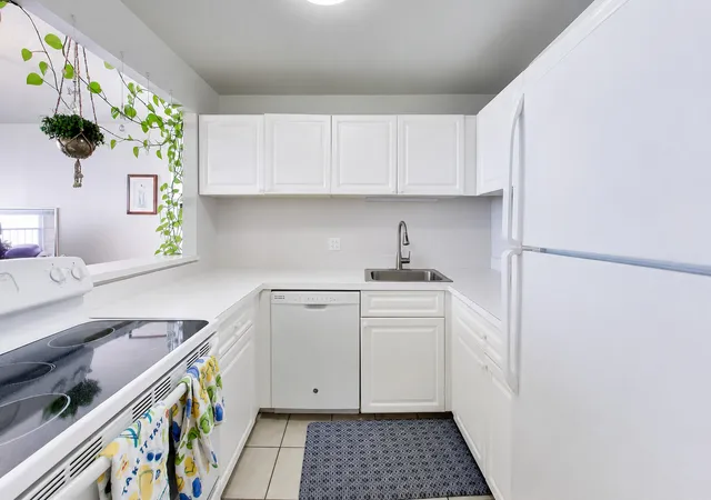 Homes for sale in Chicago, IL | 3660 N Lake Shore Dr #909, Chicago, IL 60613 | MLS# 12696710
