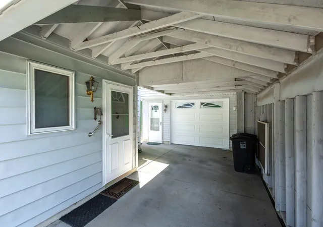 Homes for sale in Moline, IL | 3712 10 Avenue Ct, Moline, IL 61265 | MLS# 12696722