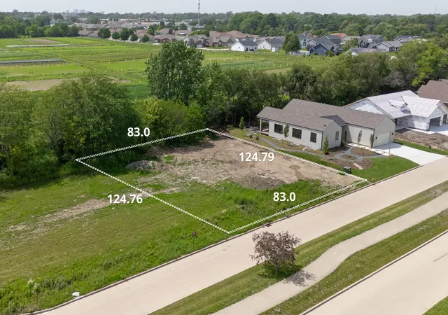 Homes for sale in Urbana, IL | 1945 S Stone Creek Blvd, Urbana, IL 61802 | MLS# 12696725