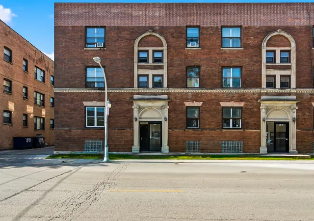 Homes for sale in Chicago, IL | 959 E 61st St #1, Chicago, IL 60637 | MLS# 12696732