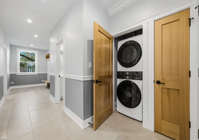 Homes for sale in Chicago, IL | 959 E 61st St #1, Chicago, IL 60637 | MLS# 12696732