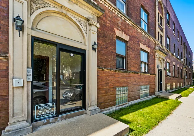 Homes for sale in Chicago, IL | 959 E 61st St #1, Chicago, IL 60637 | MLS# 12696732