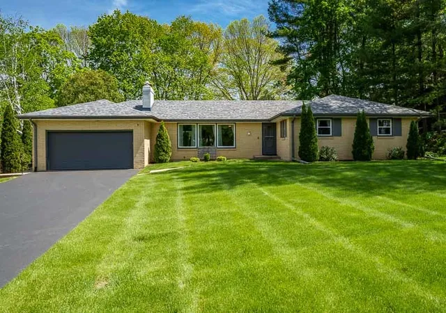 1st image of 2015 Glenview Rd, Rockford, IL 61107 | MLS# 12696738