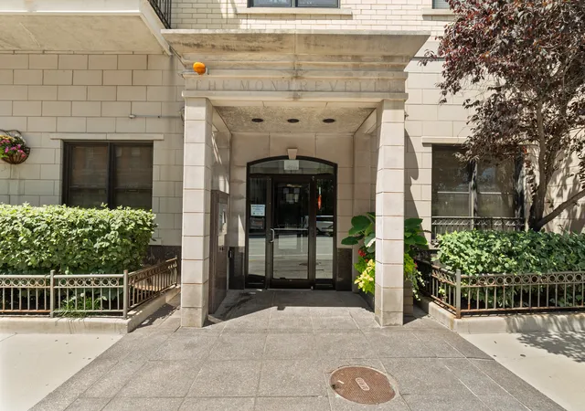 2nd image of 520 N Halsted St #305, Chicago, IL 60642 | MLS# 12696739
