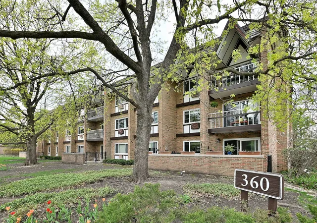Homes for sale in Hinsdale, IL | 360 Claymoor Ave, Hinsdale, IL 60521