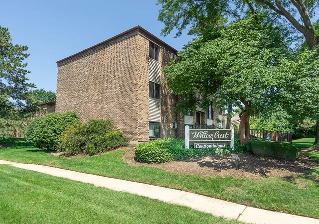 2nd image of 178 Dunteman Dr #302, Glendale Heights, IL 60139 | MLS# 12696757