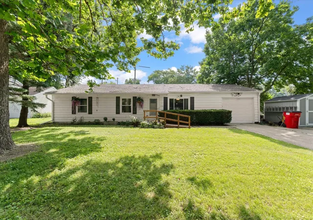 Homes for sale in Champaign, IL | 1416 Scottsdale Dr, Champaign, IL 61821 | MLS# 12696758