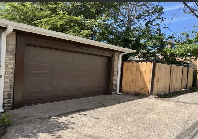 40th image of 8015 S Paxton Ave, Chicago, IL 60617 | MLS# 12696783