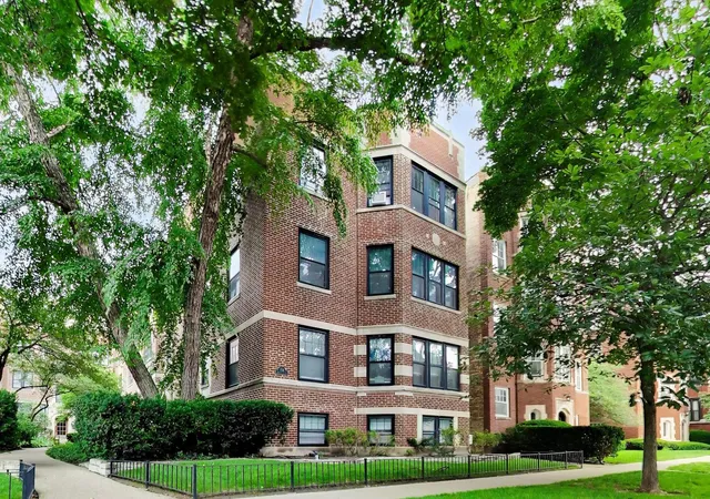 1st image of 730 Hinman Ave #3W, Evanston, IL 60202 | MLS# 12696839