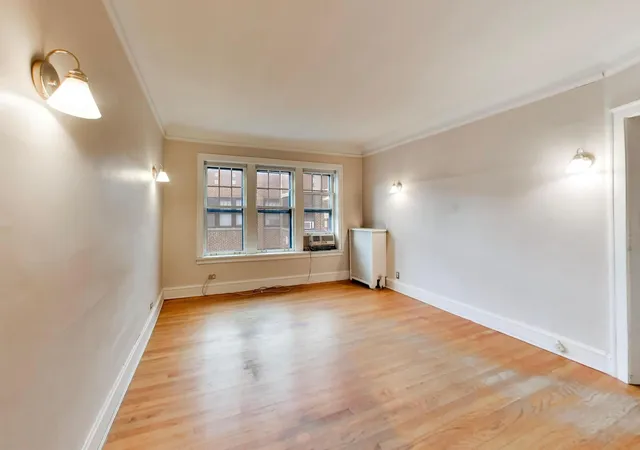 4th image of 730 Hinman Ave, Evanston, IL 60202