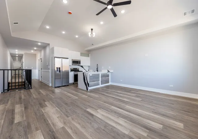 Photo 4 of House for sale at 5809 S Indiana Ave, Chicago, IL 60637 | MLS# 12696855 | Listing updated on 2026-09-12