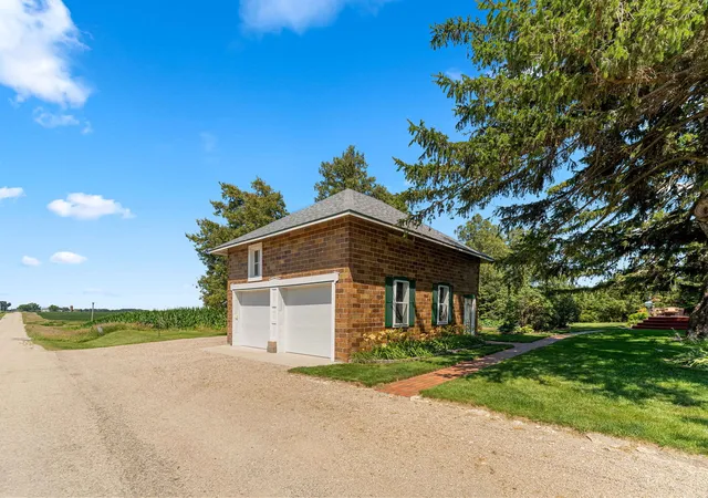 Photo 4 of Single family home for sale at 1392 Red Brick Rd, Dixon, IL 61021 | MLS# 12696872 | Listing updated on 2026-09-13