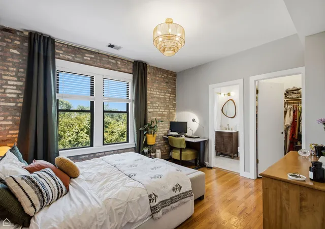 Homes for sale in Chicago, IL | 3126 W Carmen Ave, Chicago, IL 60625
