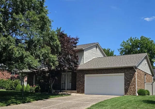3rd image of 2331 N Wilmar Dr, Quincy, IL 62301 | MLS# 12696894