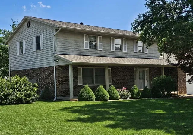 5th image of 2331 N Wilmar Dr, Quincy, IL 62301 | MLS# 12696894