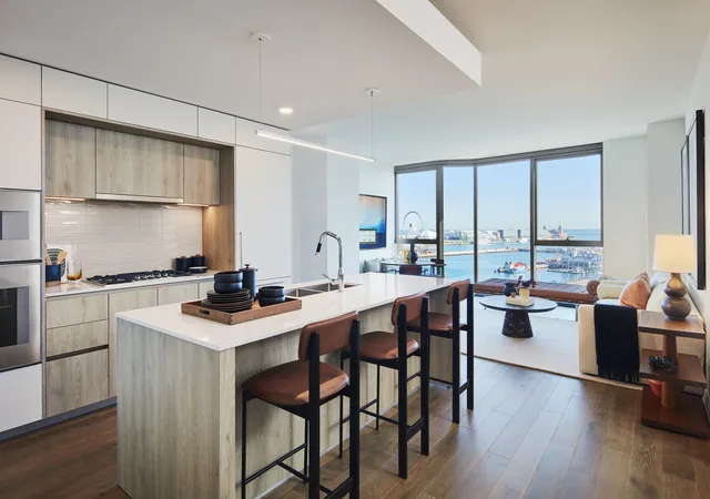 3rd image of 211 N Harbor Dr #2304, Chicago, IL 60601 | MLS# 12696896