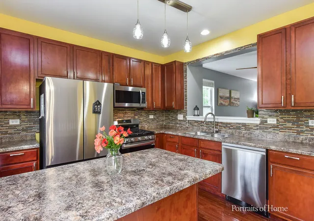 3rd image of 3360 Kentshire Cir, Aurora, IL 60504 | MLS# 12696908