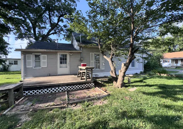Homes for sale in Centralia, IL | 1004 S Cherry St, Centralia, IL 62801 | MLS# 12696934