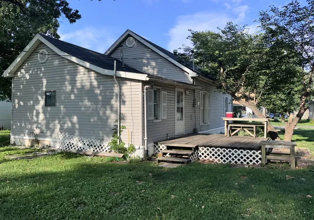 Homes for sale in Centralia, IL | 1004 S Cherry St, Centralia, IL 62801 | MLS# 12696934