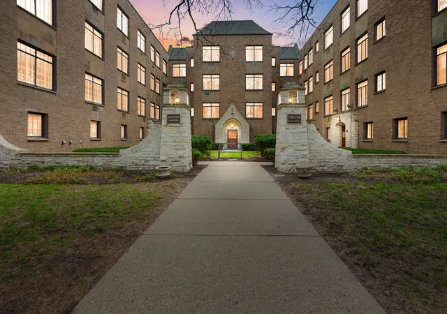 1st image of 734 Noyes St #O2, Evanston, IL 60201 | MLS# 12696952