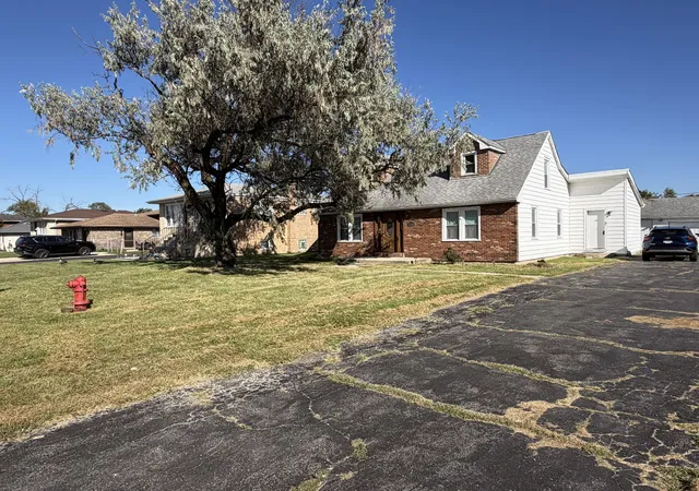 Photo 1 of Single family home for sale at 7700 W 83rd Street, Bridgeview, IL 60455 | MLS# 12696954 | Listing updated on 2026-10-05