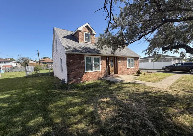 Photo 2 of Single family home for sale at 7700 W 83rd Street, Bridgeview, IL 60455 | MLS# 12696954 | Listing updated on 2026-10-05