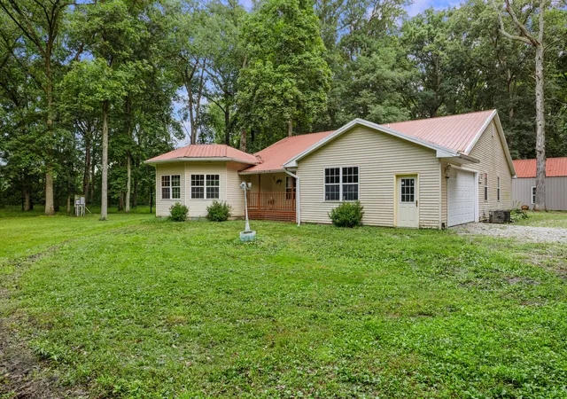 Homes for sale in Sadorus, IL | 492 County Road 0, Sadorus, IL 61872 | MLS# 12696956
