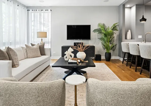 3rd image of 1203 W Superior St, Chicago, IL 60642