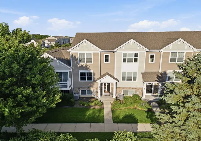 2nd image of 176 Goldenrod Dr, Elgin, IL 60124 | MLS# 12696973