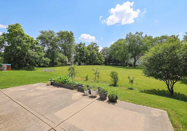 Homes for sale in Beach Park, IL | 39764 Waterloo Dr, Beach Park, IL 60083 | MLS# 12696978