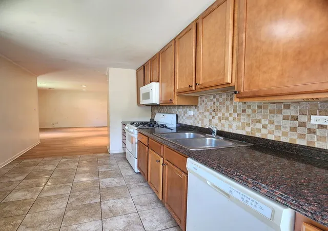 Homes for sale in Wheeling, IL | 245 E Dennis Rd, Wheeling, IL 60090 | MLS# 12696985