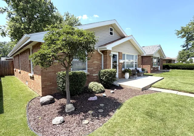 Homes for sale in Bradley, IL | 271 N Douglas St, Bradley, IL 60915 | MLS# 12696986
